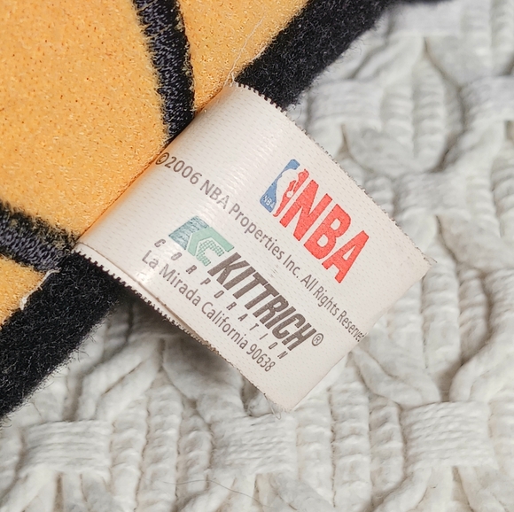 Rare 2006 NBA Miami Heat Basketball Team Logo Sports Fan 13" Throw Pillow Decor - Picture 6 of 10